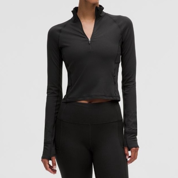 Lululemon It's Rul Cropped Half Zip. Size 8